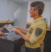 DMTT entrega placas perdidas durante a chuva em Maceió