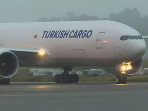 Insumos para produção de 5 milhões de doses da Coronavac chegam a São Paulo