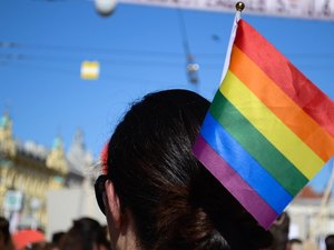 Movimento nas redes sociais oferece serviços gratuitos para casamentos LGBT+