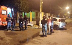Acidente entre moto e táxi em Arapiraca