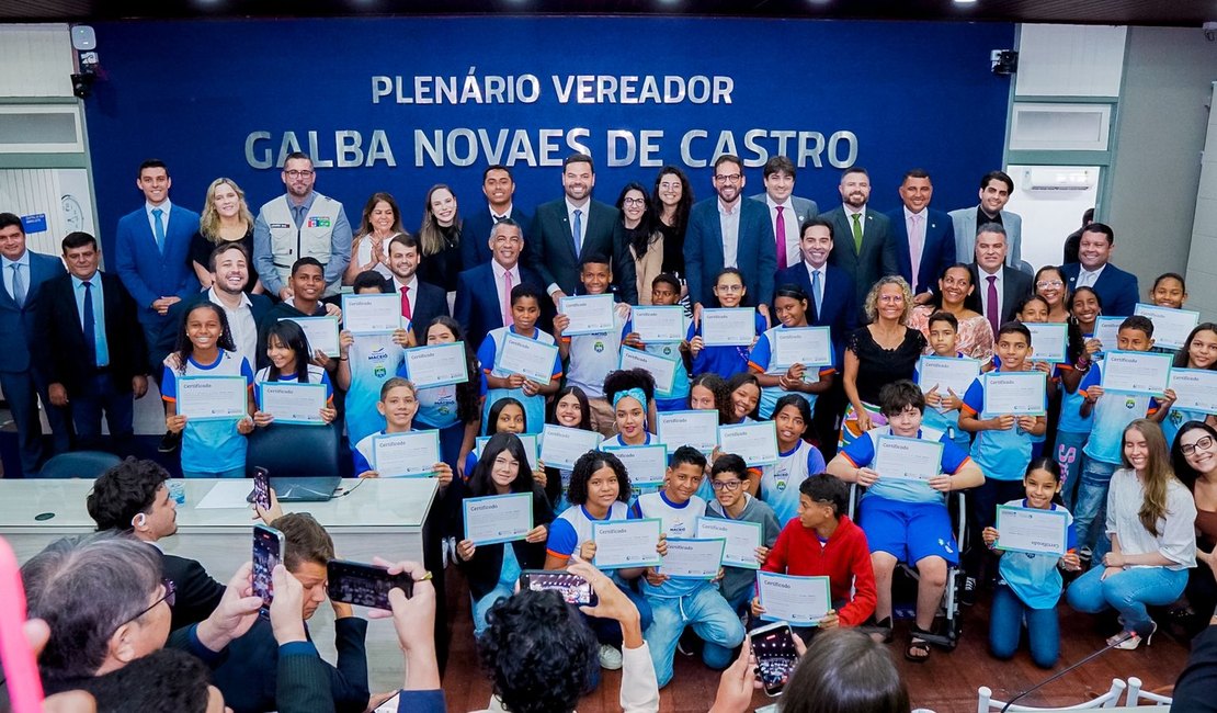 Circuito Câmara abre as portas do Legislativo para estudantes de escola municipal