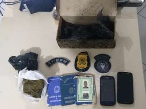 Casal é preso em flagrante recebendo drogas de motorista de transporte alternativo