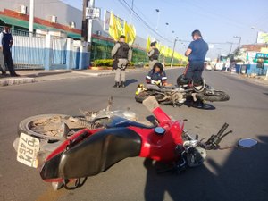 Manobra proibida provoca colisão entre motocicletas, em Arapiraca