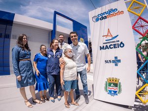 Prefeito JHC entrega UBS David Nasser totalmente reformada, em Ipioca