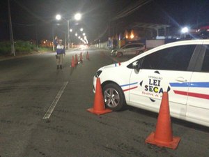 Com sinais de embriaguez, motorista se recusa a fazer teste e é preso  