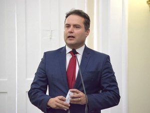 'Uma grande mulher', diz Renan Filho sobre Nelma Padilha