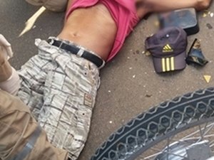 Homem morre após colidir moto em automóvel