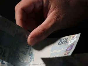 Juros, combustíveis e alimentos; o que tem feito a inflação cair, segundo analistas