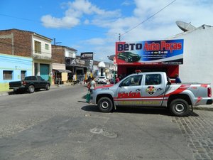 Menores roubam moto de funcionário de loja de peças