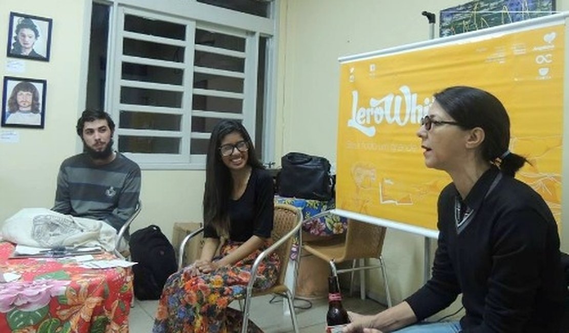 Poeta Marta Eugênia é convidada em sarau nesta terça