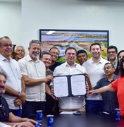 Com apoio de Arthur Lira, Luciano Barbosa anuncia pavimentação de 19 ruas em Arapiraca