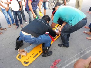 Motocicleta derrapa e adolescente é socorrido com fratura na clavícula 