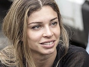 Grazi Massafera fica feliz com elogios, mas diz: 'não me levo tão a sério'