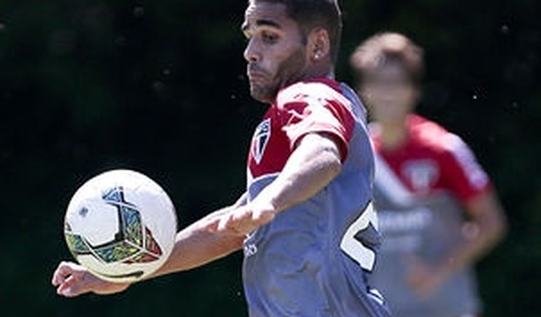 São Paulo confirma que pode negociar Douglas com Barcelona