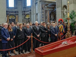 Renan Calheiros viaja com Lula para funeral do Papa Francisco