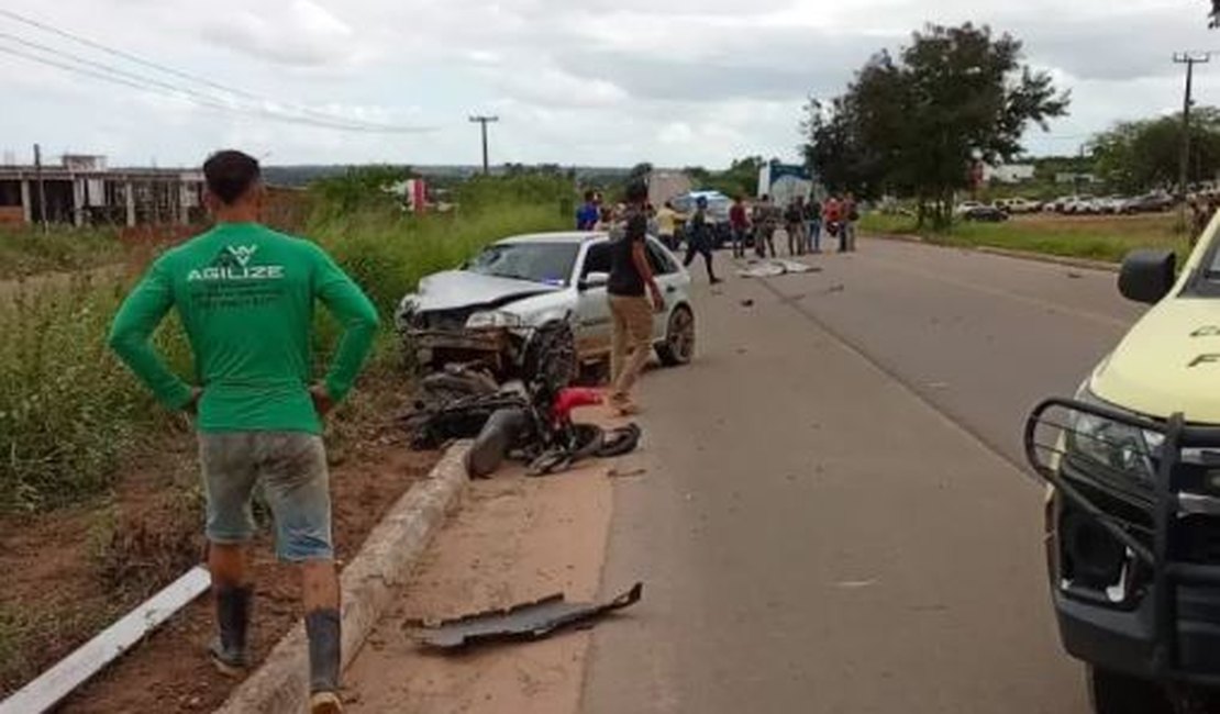 [Vídeo] Motociclista morre em colisão com carro na BR-316 em Palmeira dos Índios