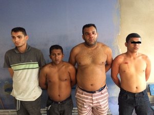Residencial em Arapiraca era usado por quadrilha para esconder carga e veículos roubados