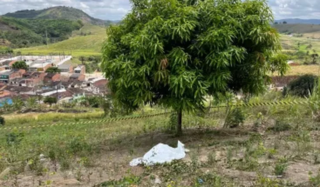 Corpo de jovem é encontrado em matagal na cidade de Joaquim Gomes