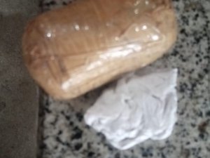 Jovem é presa ao tentar entrar com 50g  em complexo penitenciário