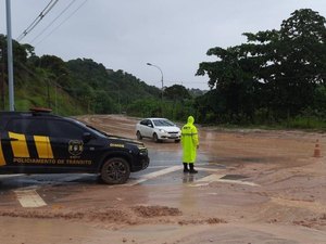 Avenida Pierre Chalita é liberada para trânsito de veículos