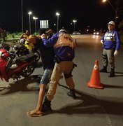 Motoristas inabilitados são flagrados durante Lei Seca na capital