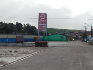Casal efetua reparos emergenciais em captação de Campestre
