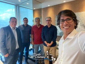 Henrique Vilela planeja realizar torneio de tênis em Porto de Pedras