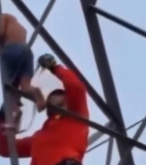 Criança de 5 anos mobiliza resgate após subir em torre de transmissão