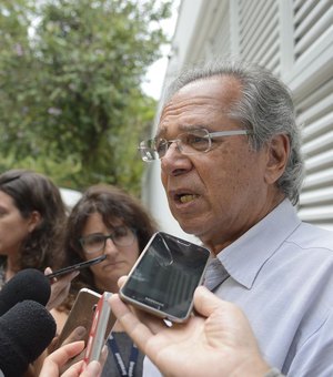 Ministro Paulo Guedes afirma que seu celular foi 'hackeado' 
