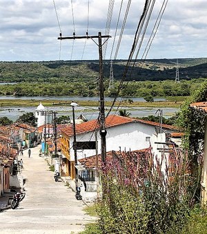 Prefeito anuncia recuperação de casas nos bairros periféricos de Penedo