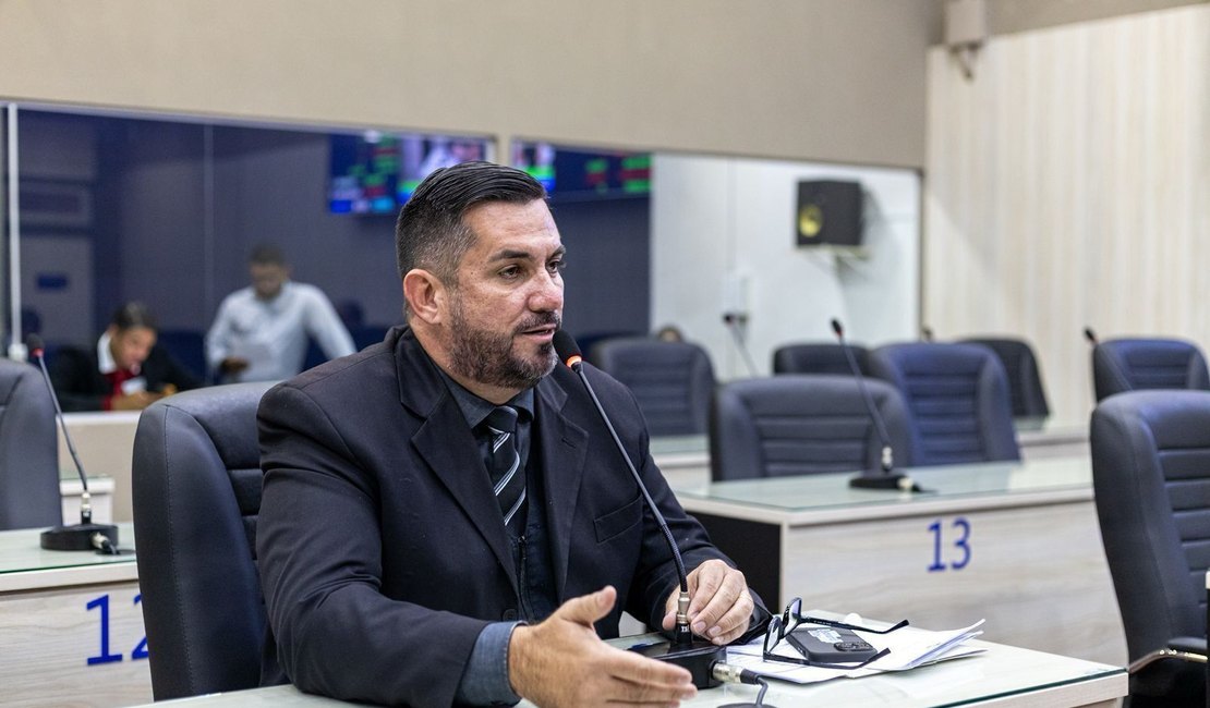 “Mais do que internação compulsória, precisamos de qualificação e empregos à população em situação de rua”, diz Leonardo Dias