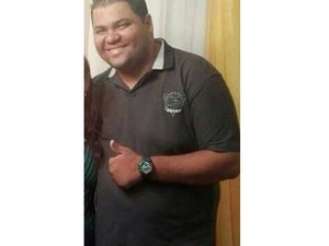 Poste caído na rua provoca descarga elétrica e morte de mototaxista