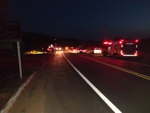 Carro cai em ribanceira e deixa três mulheres feridas na BR-104