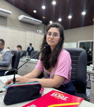Teca Nelma rebate deputado e defende debate responsável sobre direitos LGBTQIAPN+