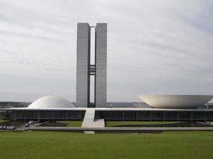 Congresso remaneja R$ 9,3 bilhões do Bolsa Família para o Auxílio Brasil