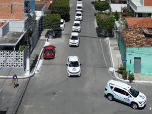 Prefeita apresenta nova frota oficial de carros em uma das cidades mais pobres de Alagoas
