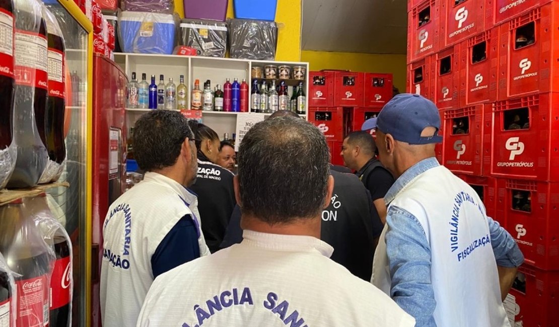 Vigilância Sanitária fiscaliza bebidas destiladas em estabelecimentos de Maceió