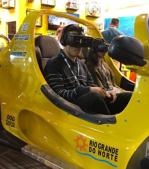 Óculos de realidade virtual viram febre em feira de turismo