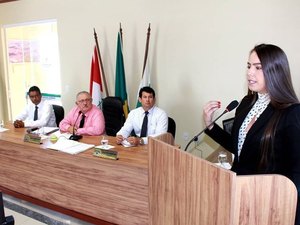 Luana Omena assume cadeira na Câmara Municipal de Messias 