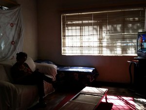 Estudo mostra queda na renda dos idosos durante pandemia