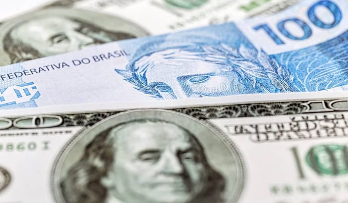 Com dólar sem trégua, BC programa leilão extraordinário de US$ 3 bi