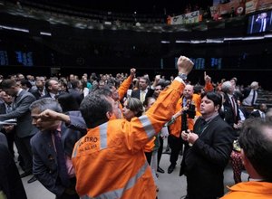 Congresso libera multinacionais para explorar sem a Petrobras