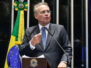 Calheiros vai atuar no Senado para barrar projeto que reduz penas de Bolsonaro e aliados