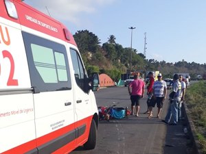 Motociclista morre após ser atingido por ônibus no Clima Bom, em Maceió