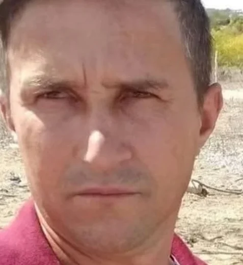 Homem morre em grave acidente de moto após carro invadir contramão em Piranhas