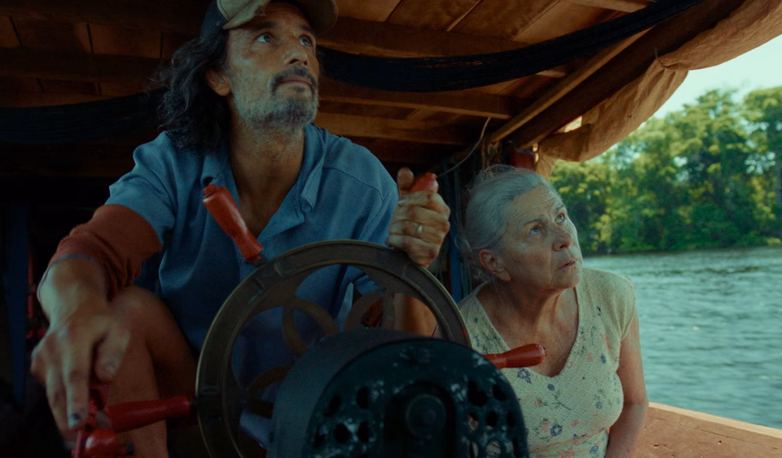 Elenco de O Último Azul celebra prêmios e retomada do cinema nacional