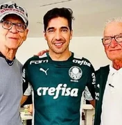Ademir da Guia e Dudu visitam Abel Ferreira no CT do Palmeiras