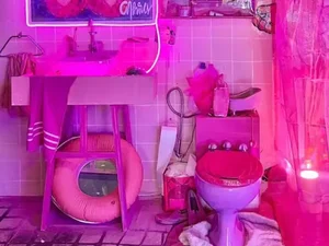 Criança se confunde e usa obra de arte como sanitário em exposição no RJ