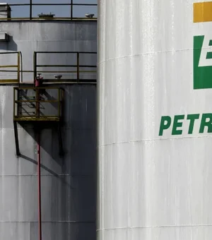 Petrobras reduz gasolina em 3,9% e diesel em 1,9% antes de volta de impostos sobre combustíveis