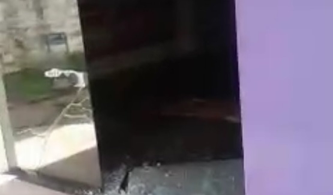 [Vídeos] Abandono leva a vandalismo no Memorial da Mulher Ceci Cunha